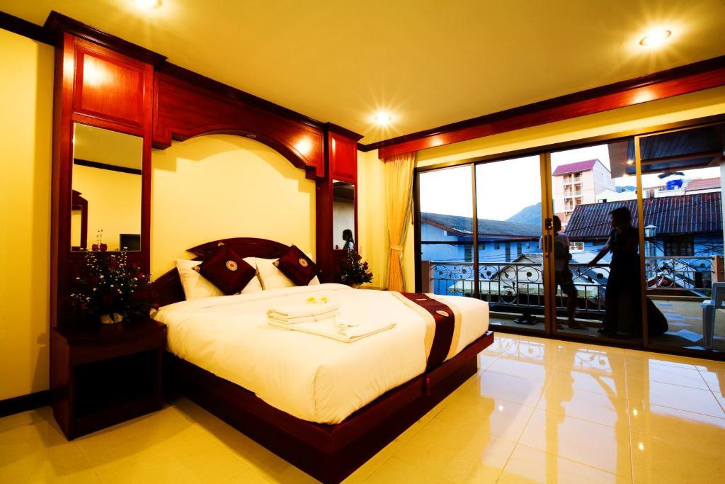Baan Sudarat Hotel Phuket Ngoại thất bức ảnh